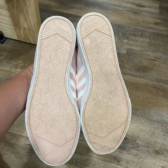 SOLD Adidas Shoes - Picture 5 of 8